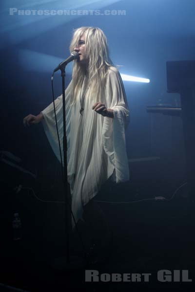 ZOLA JESUS - 2011-09-28 - PARIS - Point Ephemere - 